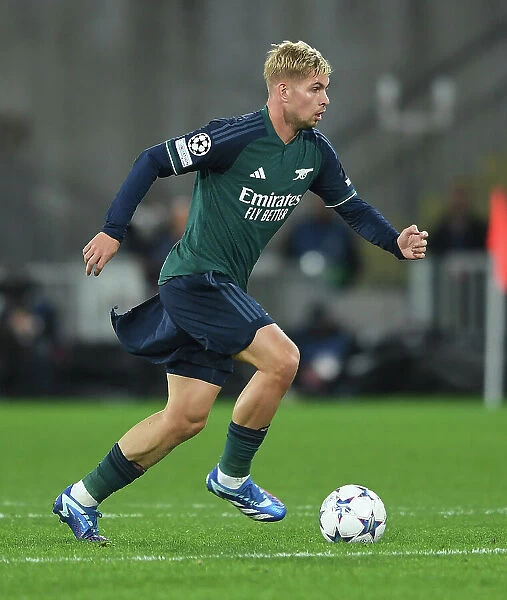 Emile Smith Rowe Shines: Arsenal Secures Victory Over RC Lens in UEFA Champions League