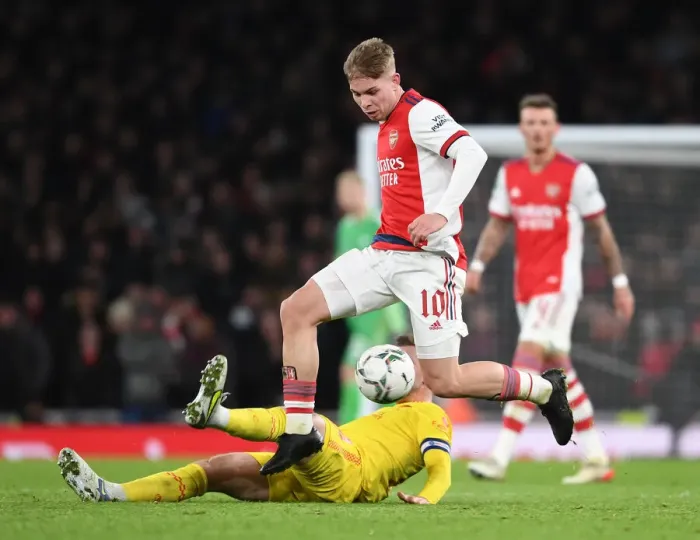 Framed Print : Emile Smith Rowe Shines: Arsenal vs. Liverpool Carabao Cup Semi-Final Showdown