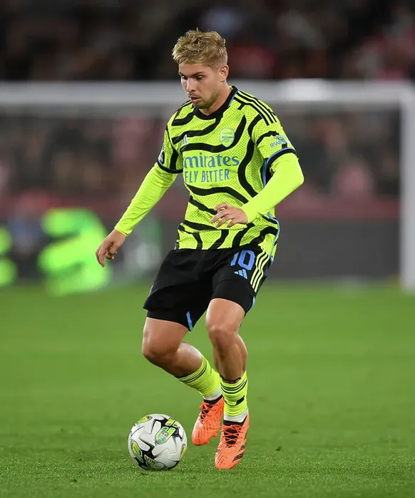 Framed Print : Emile Smith Rowe Shines in Arsenal's Carabao Cup Victory over Brentford Framed Print : Emile Smith Rowe Shines in Arsenal's Carabao Cup Victory over Brentford