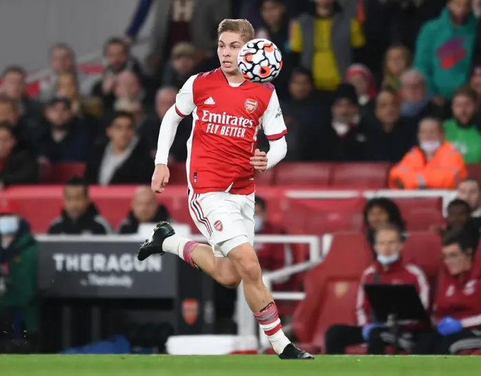 Framed Print : Emile Smith Rowe Shines: Arsenal's Triumph Over Aston Villa Framed Print : Emile Smith Rowe Shines: Arsenal's Triumph Over Aston Villa