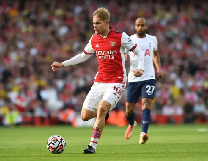 Framed Print : Emile Smith Rowe Shines: Arsenal's Triumph Over Tottenham Hotspur in the 2021-22 Premier League