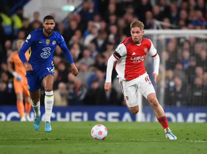 Framed Print : Emile Smith Rowe Surges Past Ruben Loftus-Cheek: Chelsea vs Arsenal, Premier League 2021-22