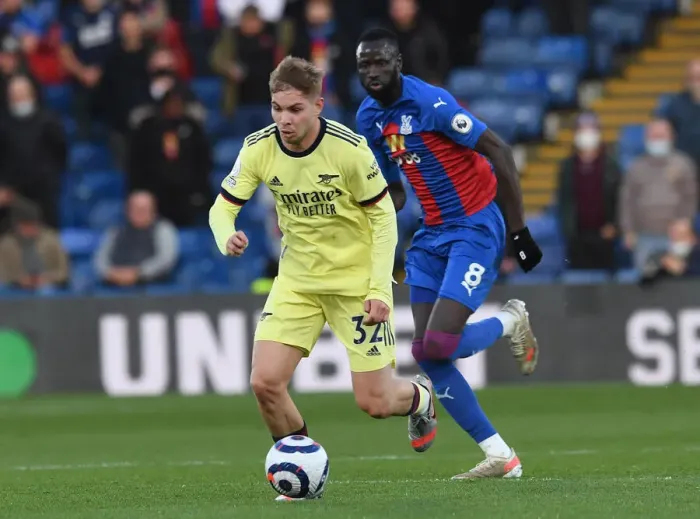 Framed Print : Emile Smith Rowe vs. Cheikhou Kouyate: Battle at Selhurst Park - Crystal Palace vs. Arsenal, Premier League 2020-21 Framed Print : Emile Smith Rowe vs. Cheikhou Kouyate: Battle at Selhurst Park - Crystal Palace vs. Arsenal, Premier League 2020-21