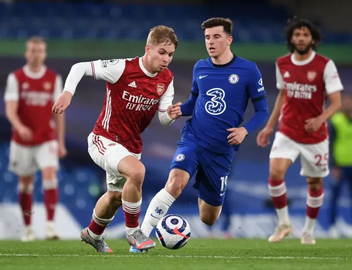 Framed Print : Emile Smith Rowe vs. Mason Mount: A Premier League Battle at Stamford Bridge - 2020-21 Season Framed Print : Emile Smith Rowe vs. Mason Mount: A Premier League Battle at Stamford Bridge - 2020-21 Season