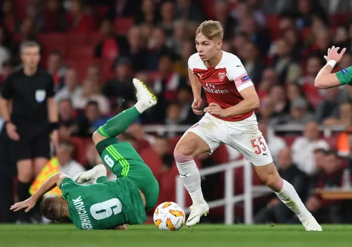 Framed Print : Emile Smith Rowe vs Mykhailo Serhiichuk: Clash in Arsenal's Europa League Match against Vorskla Poltava