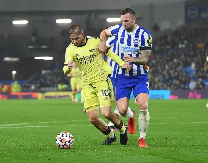 Framed Print : Emile Smith Rowe vs. Shane Duffy: A Premier League Battle at Brighton & Hove Albion