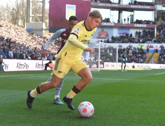 Framed Print : Emile Smith Rowe's Brilliant Performance: Aston Villa vs. Arsenal, Premier League 2021-22