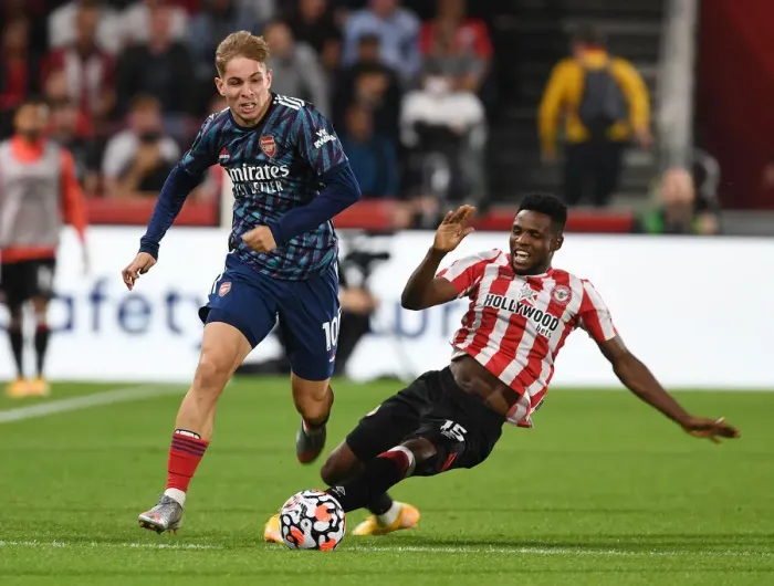 Framed Print : Emile Smith Rowe's Sensational Surge: Arsenal's Win at Brentford vs. Frank Onyeka Framed Print : Emile Smith Rowe's Sensational Surge: Arsenal's Win at Brentford vs. Frank Onyeka