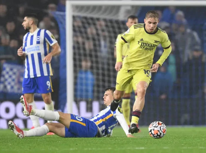 Framed Print : Emile Smith Rowe's Star Performance: Arsenal Triumphs Over Brighton & Hove Albion in Premier League 2021-22