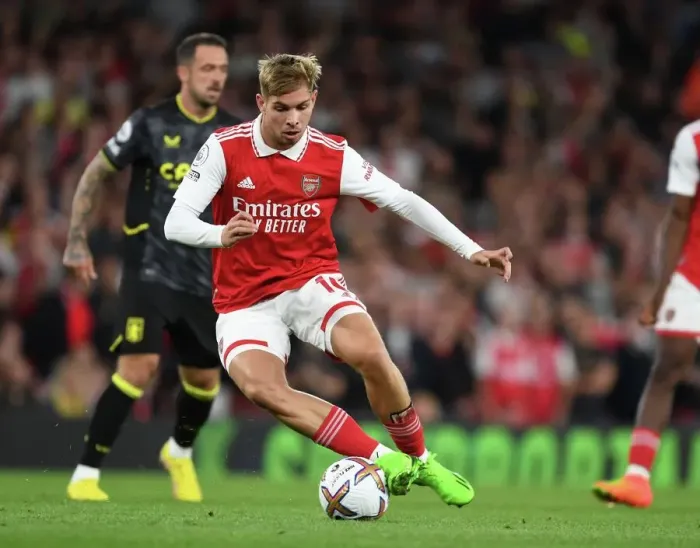 Framed Print : Emile Smith Rowe's Star Performance: Arsenal's Impressive Victory Over Aston Villa