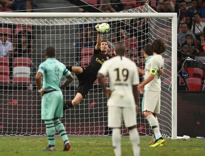 Framed Print : Emiliano Martinez in Action: Arsenal vs. Paris Saint-Germain, International Champions Cup 2018 Framed Print : Emiliano Martinez in Action: Arsenal vs. Paris Saint-Germain, International Champions Cup 2018