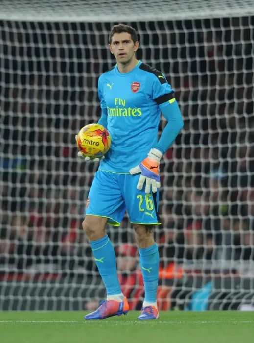 Framed Print : Emiliano Martinez in Action: Arsenal vs Southampton, EFL Cup Quarter-Final (2016-17) Framed Print : Emiliano Martinez in Action: Arsenal vs Southampton, EFL Cup Quarter-Final (2016-17)