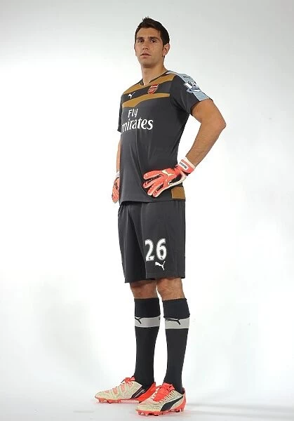 Emiliano Martinez: Arsenal First Team Newcomer at 2015-16 Photocall