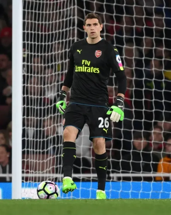 Framed Print : Emiliano Martinez: Arsenal Goalkeeper in Action vs. West Ham United, Premier League 2016-17 Framed Print : Emiliano Martinez: Arsenal Goalkeeper in Action vs. West Ham United, Premier League 2016-17