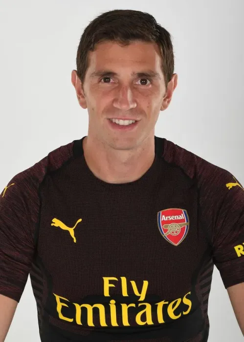 Framed Print : Emiliano Martinez at Arsenal's 2018 / 19 First Team Photo Call Framed Print : Emiliano Martinez at Arsenal's 2018 / 19 First Team Photo Call