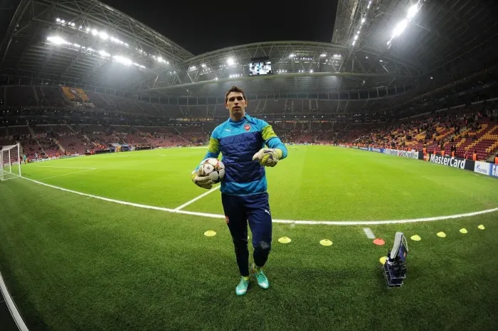 Framed Print : Emiliano Martinez: Arsenal's Ready-to-Go Goalkeeper Ahead of Galatasaray Clash, Istanbul 2014