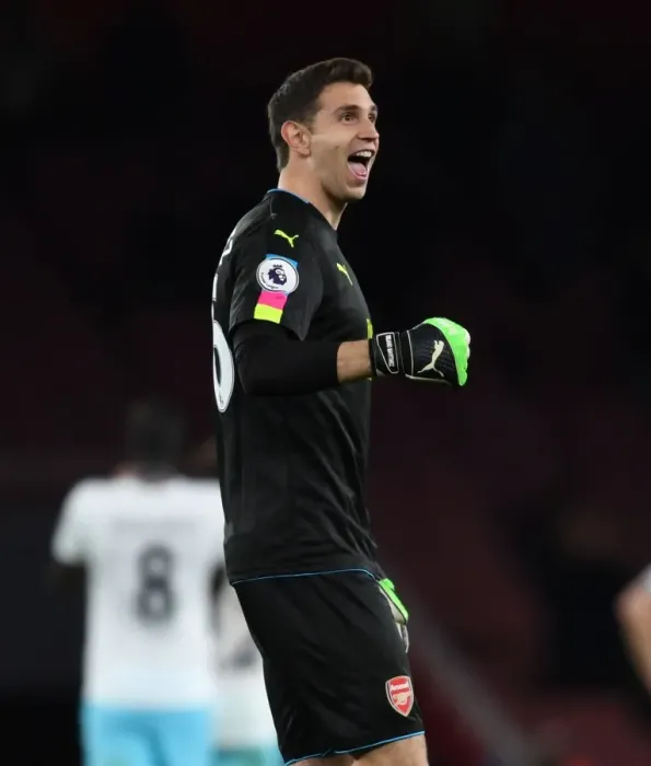 Framed Print : Emiliano Martinez: Arsenal's Steadfast Guardian in Arsenal v West Ham United