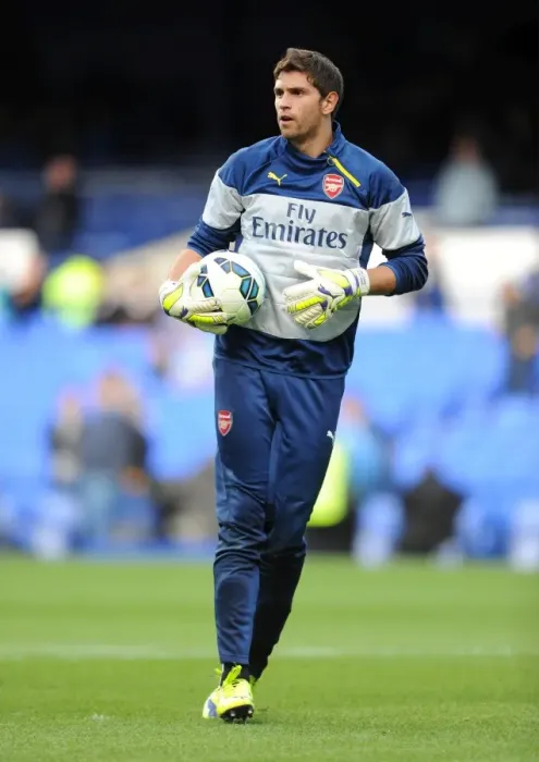 Framed Print : Emiliano Martinez Prepares for Everton vs Arsenal Clash (2014 / 15) Framed Print : Emiliano Martinez Prepares for Everton vs Arsenal Clash (2014 / 15)