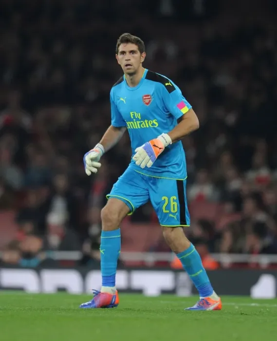 Framed Print : Emiliano Martinez: Unbeatable Arsenal Goalkeeper in EFL Cup Victory over Reading (October 2016)