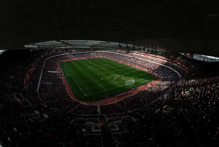 Framed Print : Emirates Battle: Arsenal vs Manchester City, Premier League 2016-17