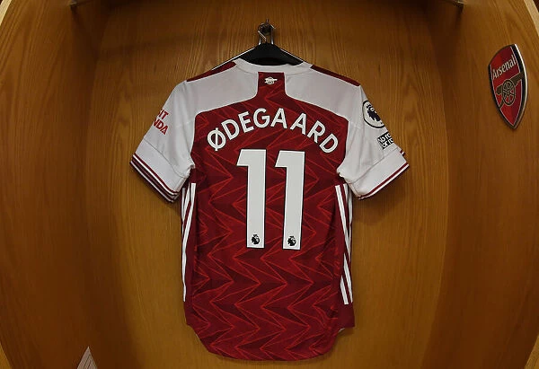 Empty Emirates: A Lone Shirt Hangs for Odegaard - Arsenal vs Manchester City, Premier League 2021