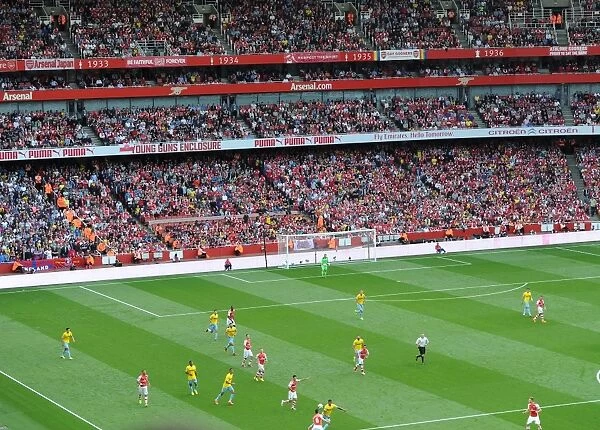 Emirates Stadium. Arsenal 2: 1 Crystal Palace. Barclays Premier League. Emirates Stadium, 16  /  8  /  14