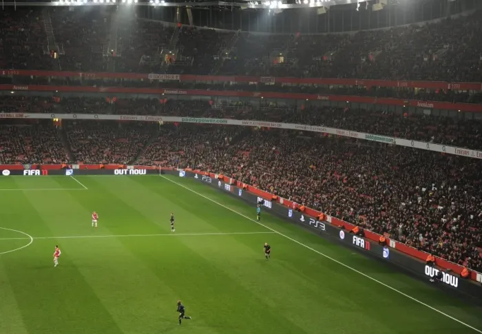 Framed Print : Emirates Stadium. Arsenal 5: 0 Leyton Orient, FA Cup Fifth Round Replay