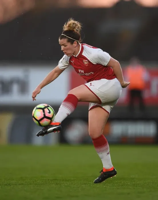 Framed Print : Emma Mitchell in Action: Arsenal Women vs. Reading Ladies, WSL (Women's Super League)
