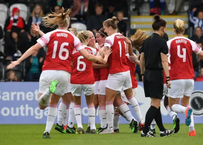 Framed Print : Emma Mitchell Scores the Winner: Arsenal Women vs Manchester City Women, WSL