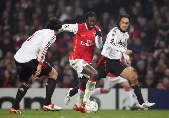 Framed Print : Emmanuel Adebayor (Arsenal) Alessandro Nesta and Kakha Kaladze (AC Milan)