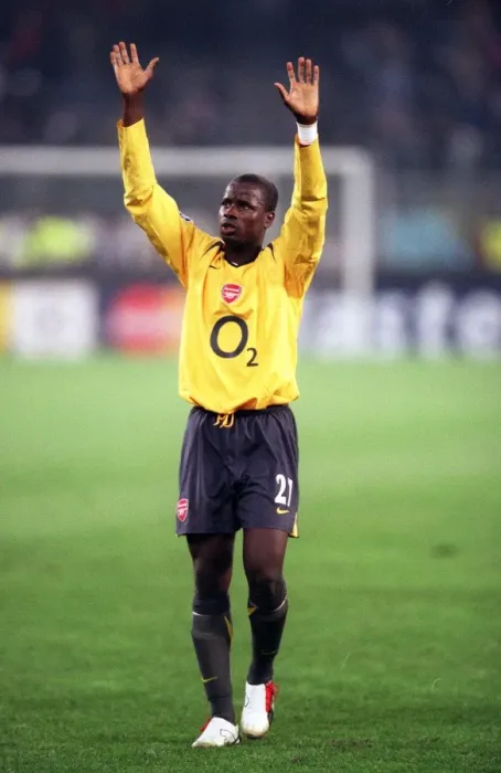 Framed Print : Emmanuel Adebayor (Arsenal) celebrates at the final whistle Framed Print : Emmanuel Adebayor (Arsenal) celebrates at the final whistle