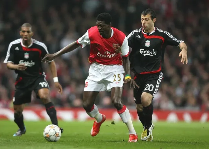 Framed Print : Emmanuel Adebayor (Arsenal) Javier Mascherano (Liverpool) Framed Print : Emmanuel Adebayor (Arsenal) Javier Mascherano (Liverpool)