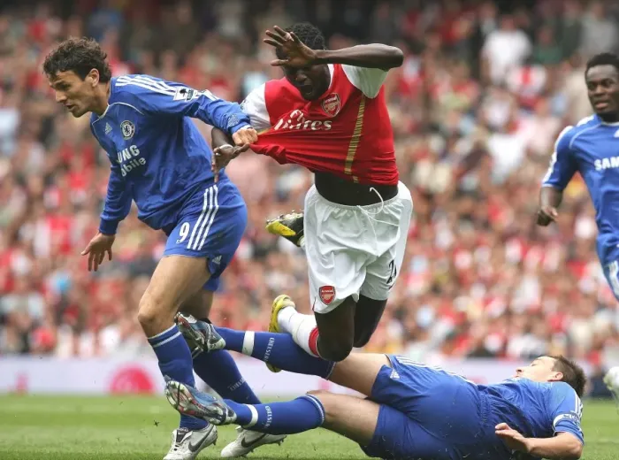 Framed Print : Emmanuel Adebayor (Arsenal) John Terry and Khalid Boulahrouz (Chelsea)