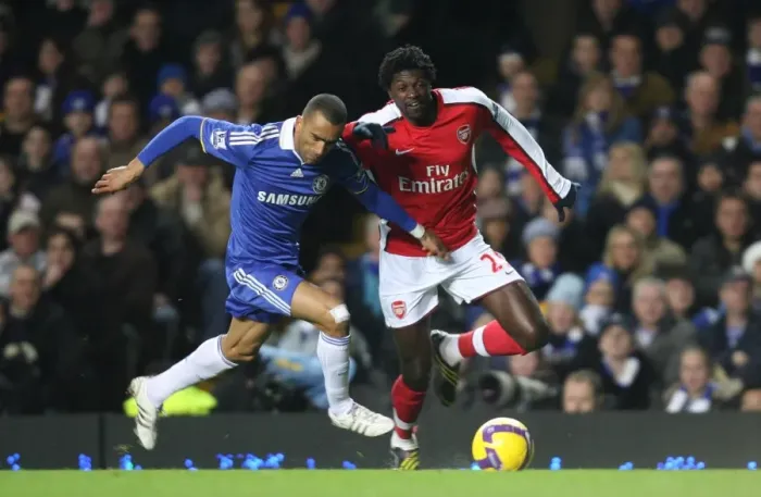 Framed Print : Emmanuel Adebayor (Arsenal) Jose Bosingwa (Chelsea) Framed Print : Emmanuel Adebayor (Arsenal) Jose Bosingwa (Chelsea)