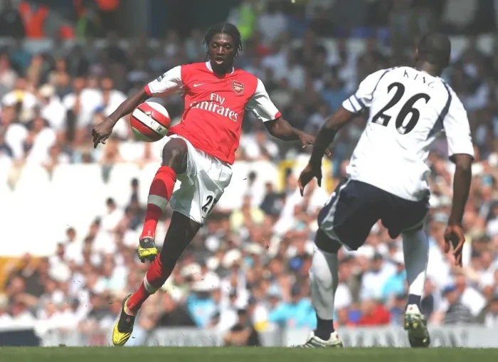 Framed Print : Emmanuel Adebayor (Arsenal) Michael Dawson (Tottenham)