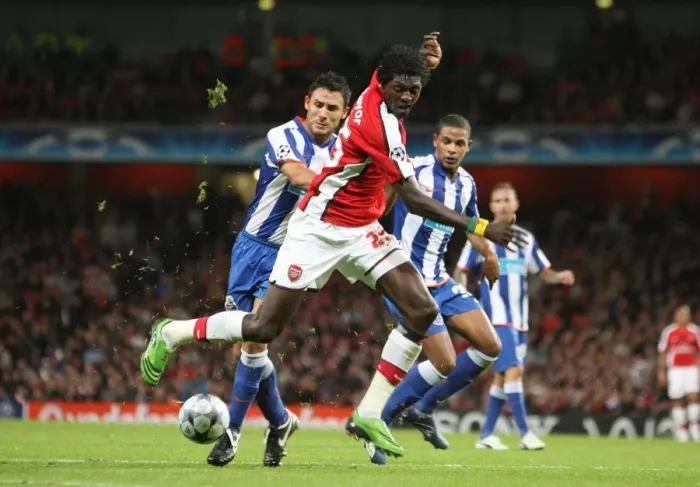 Framed Print : Emmanuel Adebayor (Arsenal) Nelson Benitez (Porto) Framed Print : Emmanuel Adebayor (Arsenal) Nelson Benitez (Porto)
