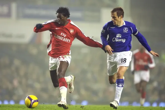 Framed Print : Emmanuel Adebayor (Arsenal) Phill Neville (Everton) Framed Print : Emmanuel Adebayor (Arsenal) Phill Neville (Everton)