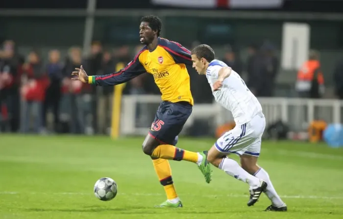 Framed Print : Emmanuel Adebayor (Arsenal) Roman Eremenko (Dynamo Kiev) Framed Print : Emmanuel Adebayor (Arsenal) Roman Eremenko (Dynamo Kiev)