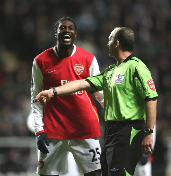 Framed Print : Emmanuel Adebayor (Arsenal) shares a joke with referee Mike Dean Framed Print : Emmanuel Adebayor (Arsenal) shares a joke with referee Mike Dean