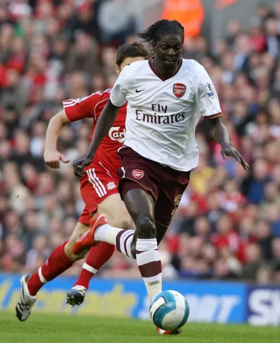 Framed Print : Emmanuel Adebayor (Arsenal) Xabi Alonso (Liverpool) Framed Print : Emmanuel Adebayor (Arsenal) Xabi Alonso (Liverpool)