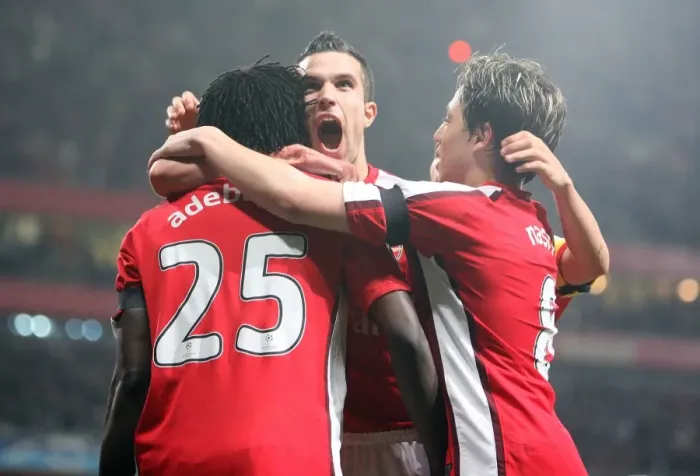 Framed Print : Emmanuel Adebayor celebrates scoring the 2nd Arsenal