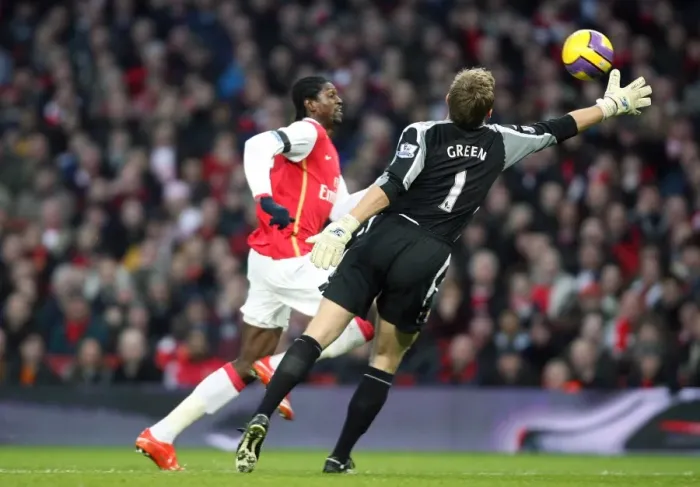 Framed Print : Emmanuel Adebayor rounds Robert Green (West Ham) on his way to scoring Arsenals 2nd goal