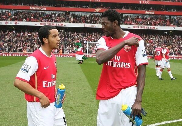 Emmanuel Adebayor and Theo Walcott (Arsenal) before kick off