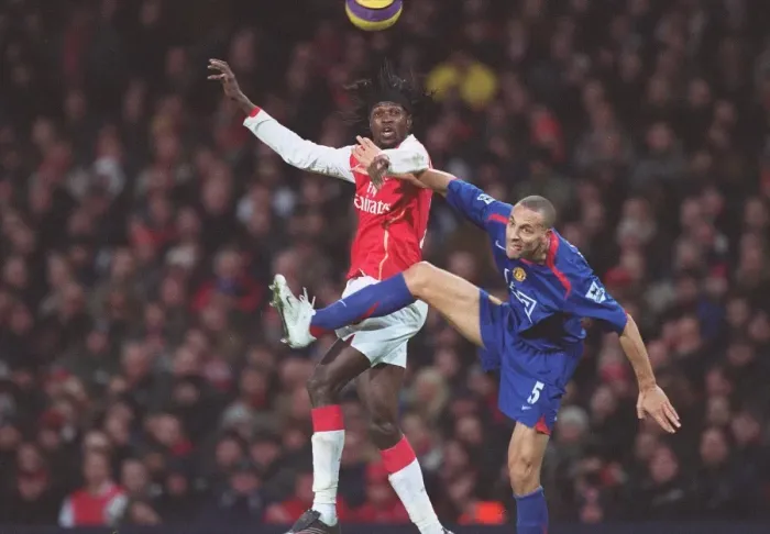 Framed Print : Emmanuel Adrbayor (Arsenal) Rio Ferdinand (Manchester United)
