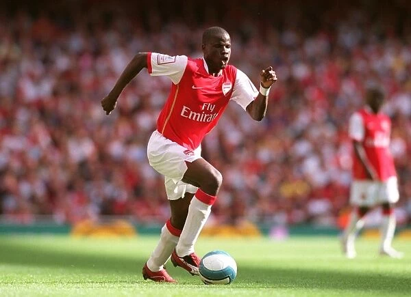 Emmanuel Eboue in Action: Arsenal's Win Against Inter Milan, Emirates Cup 2007 (2:1)