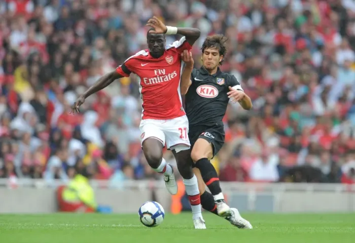 Framed Print : Emmanuel Eboue (Arsenal) Alvaro Dominguez (Athletico Madrid) Framed Print : Emmanuel Eboue (Arsenal) Alvaro Dominguez (Athletico Madrid)