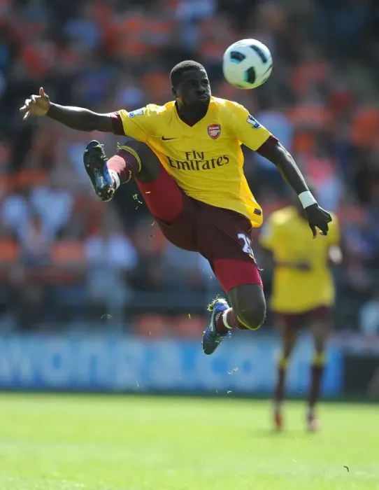 Framed Print : Emmanuel Eboue (Arsenal). Blackpool 1: 3 Arsenal, Barclays Premier League