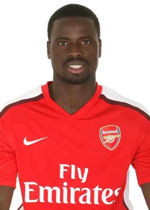 Framed Print : Emmanuel Eboue with Arsenal First Team - Emirates Stadium Shoot, August 2008