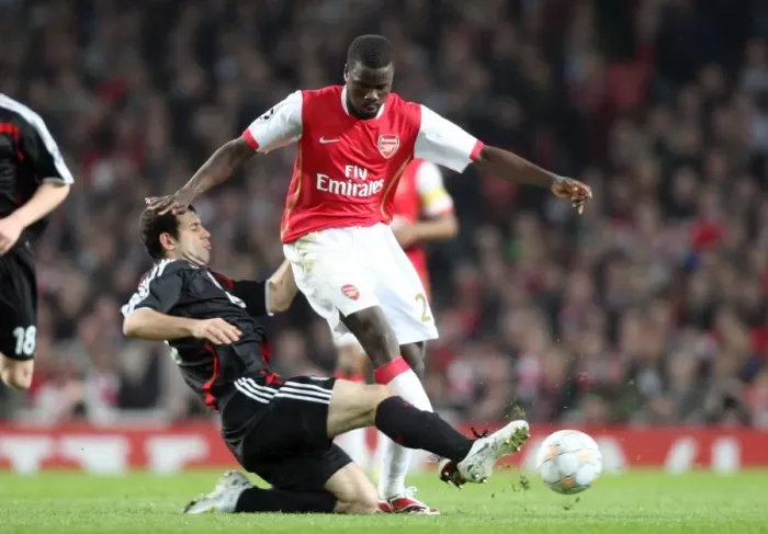 Framed Print : Emmanuel Eboue (Arsenal) Javier Mascherano (Liverpool)