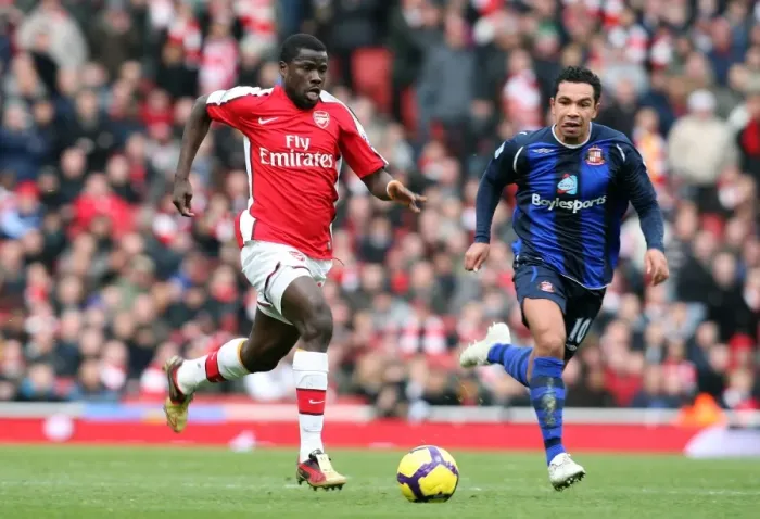 Framed Print : Emmanuel Eboue (Arsenal) Kieran Richardson (Sunderland). Arsenal 2: 0 Sunderland Framed Print : Emmanuel Eboue (Arsenal) Kieran Richardson (Sunderland). Arsenal 2: 0 Sunderland